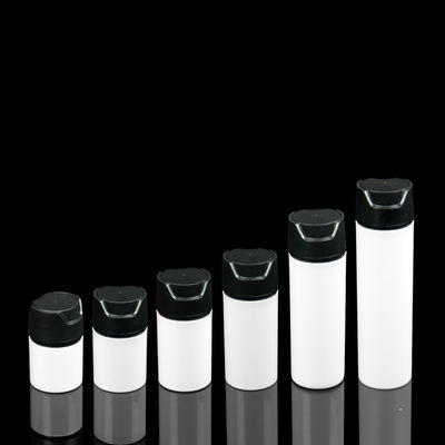 Cilindro claro de la crema de cara alrededor de las botellas privadas de aire con la bomba de aluminio del tratamiento del final