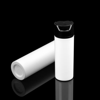 Cilindro claro de la crema de cara alrededor de las botellas privadas de aire con la bomba de aluminio del tratamiento del final